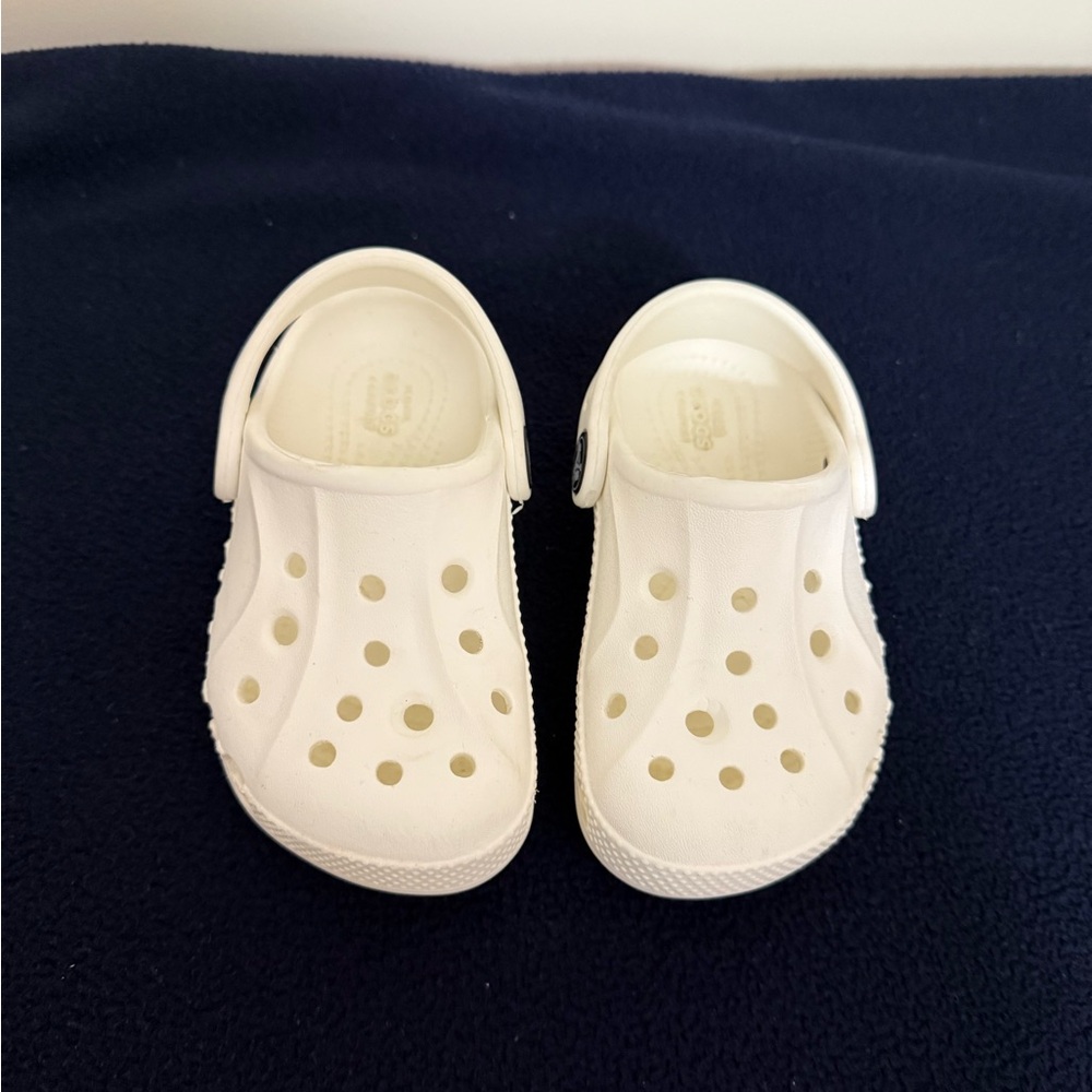 CROCS White Sandals with Ventilation and Pivoting Heel Strap